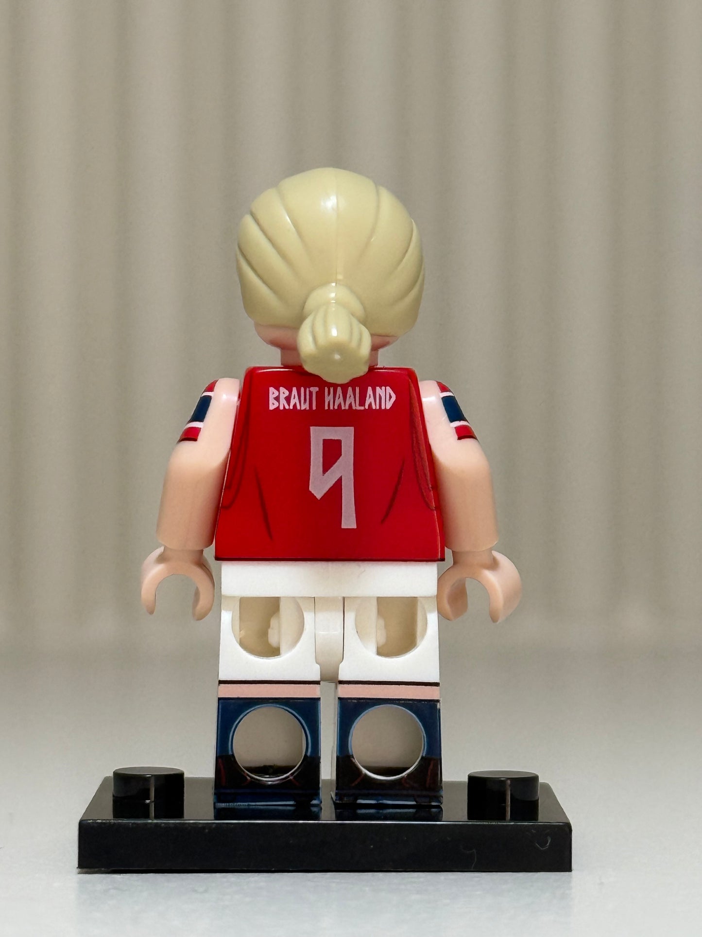 EH Minifigure